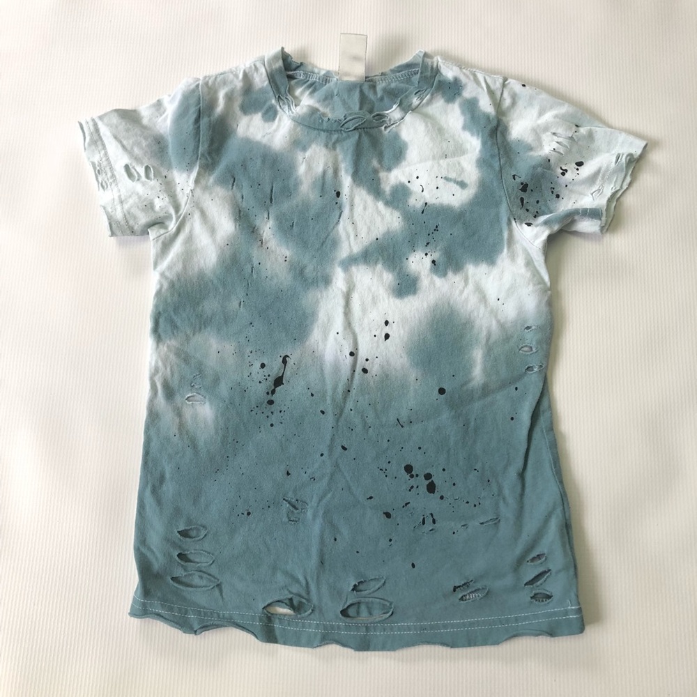 Distressed tee. Messy lemon apparel. Size 5t